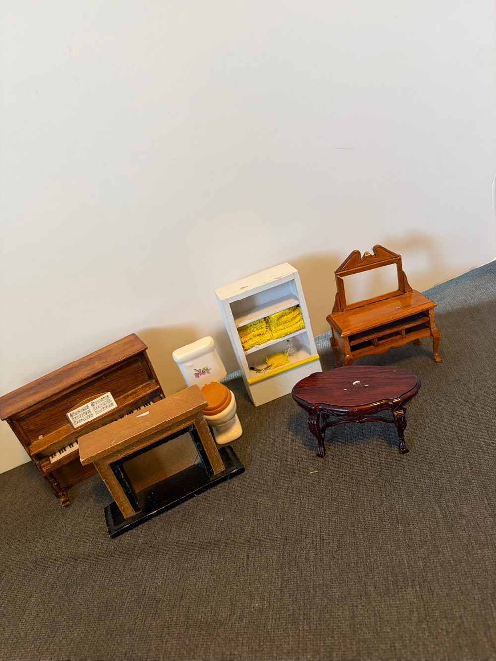 Lot of Miniature Vintage Wood dollhouse Furniture Piano Toilet Bathroom dolls
